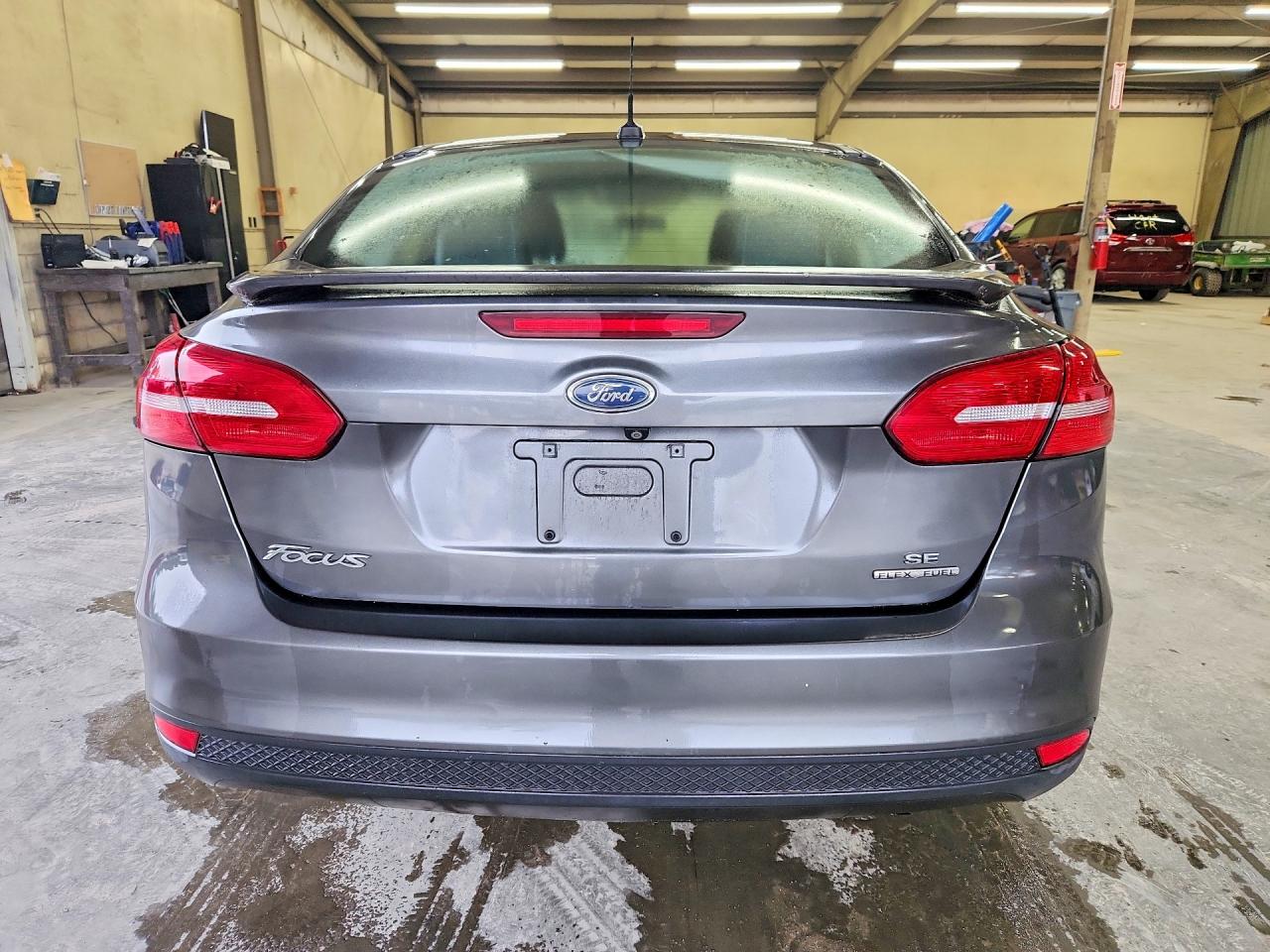 2015 FORD FOCUS SE photo 11