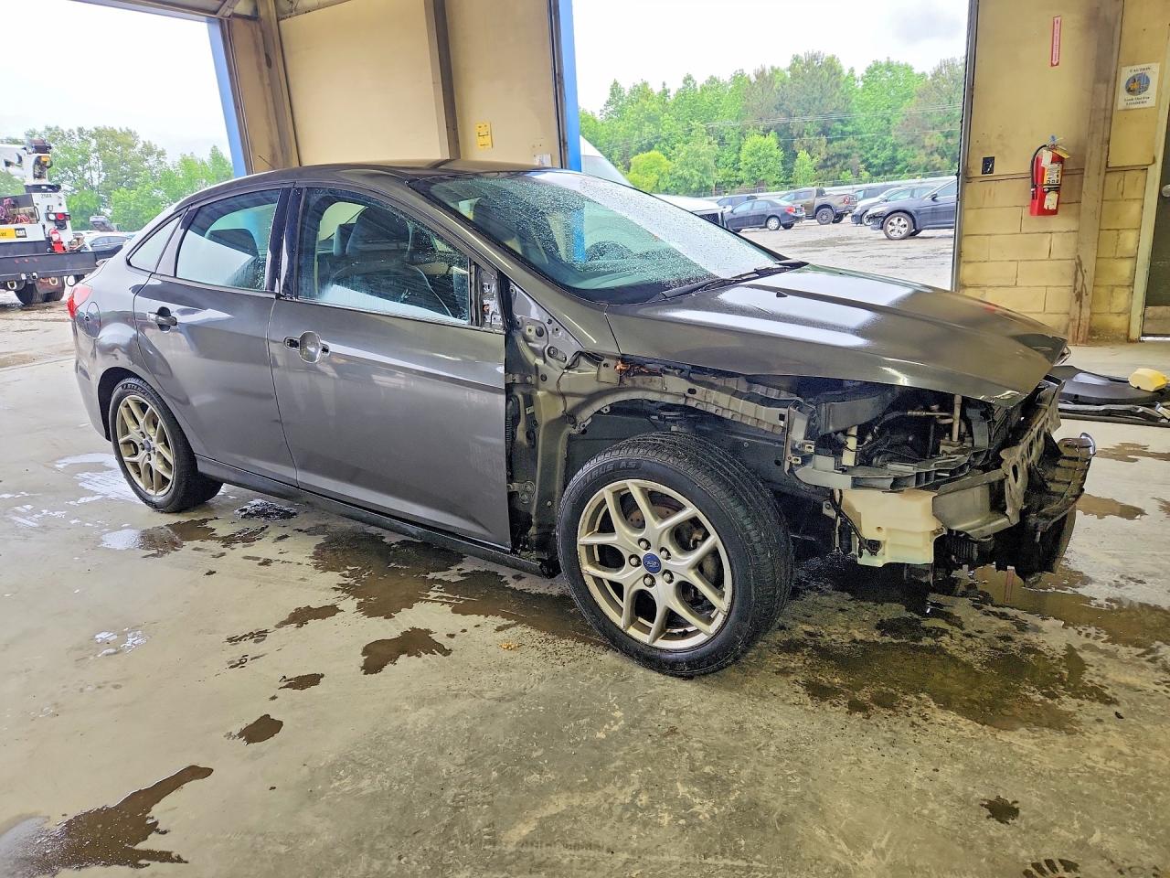 2015 FORD FOCUS SE photo 7