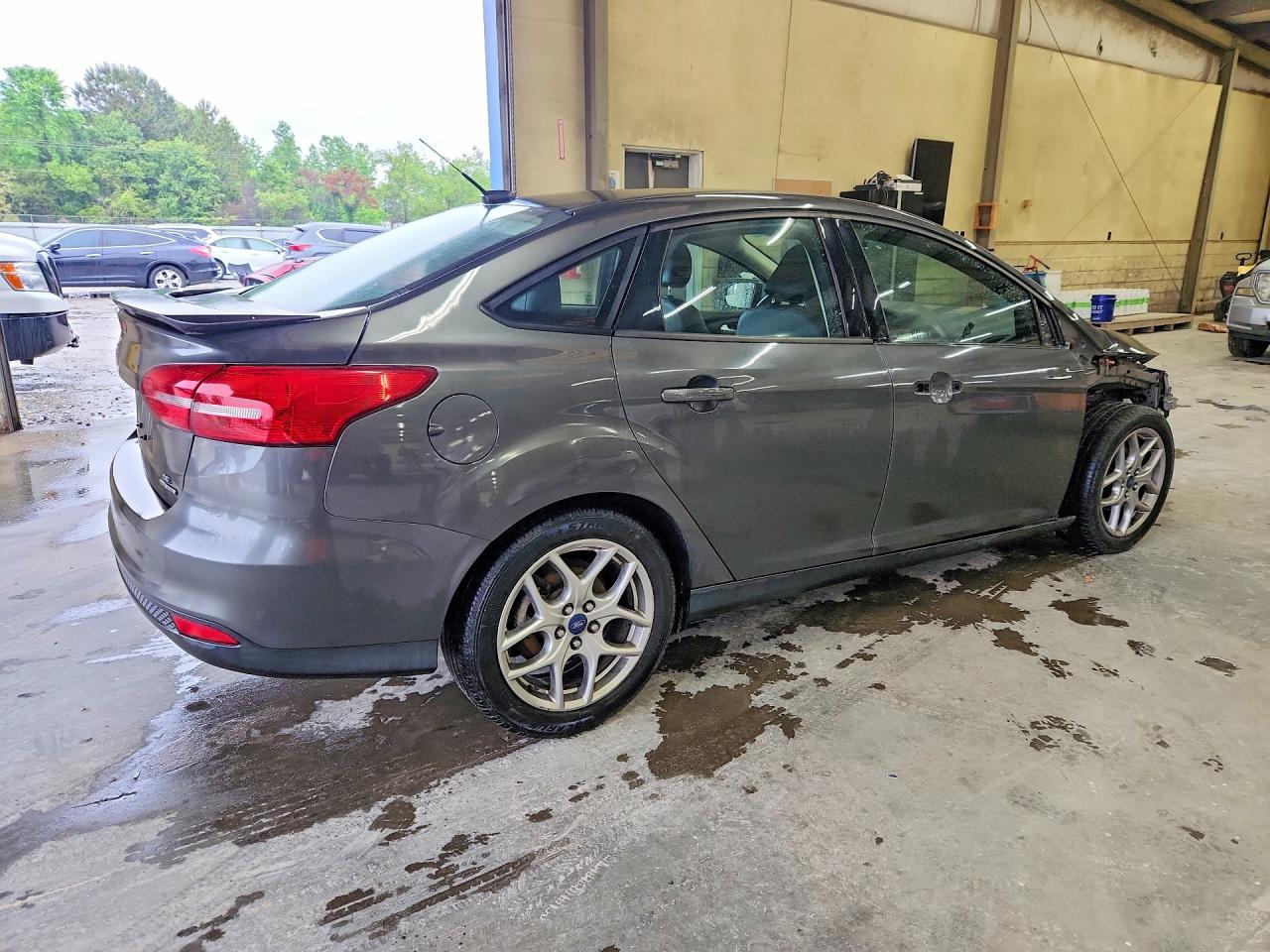 2015 FORD FOCUS SE photo 5