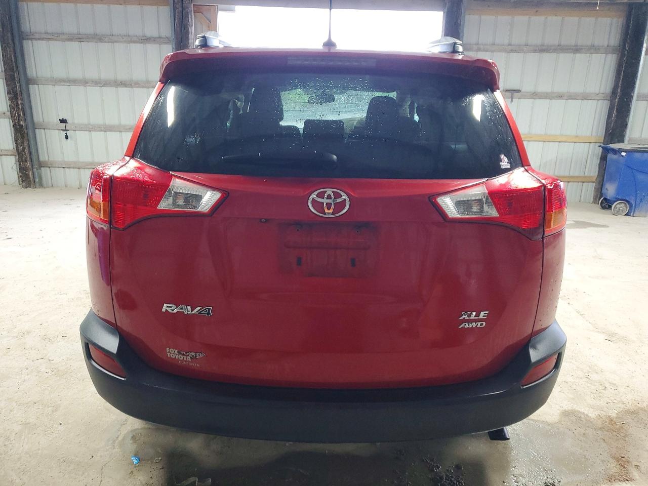 2015 TOYOTA RAV4 XLE photo 16