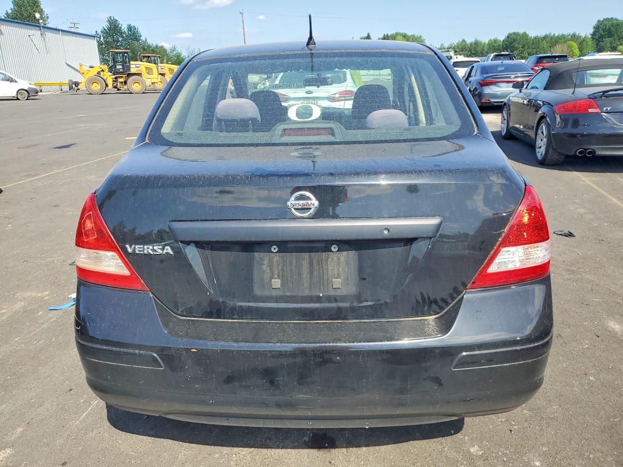 2011 NISSAN VERSA 1.6 BASE photo 11
