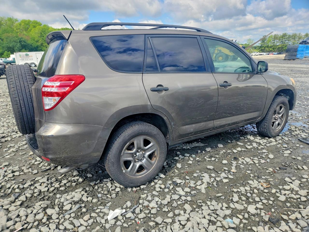 2011 TOYOTA RAV4 BASE photo 5