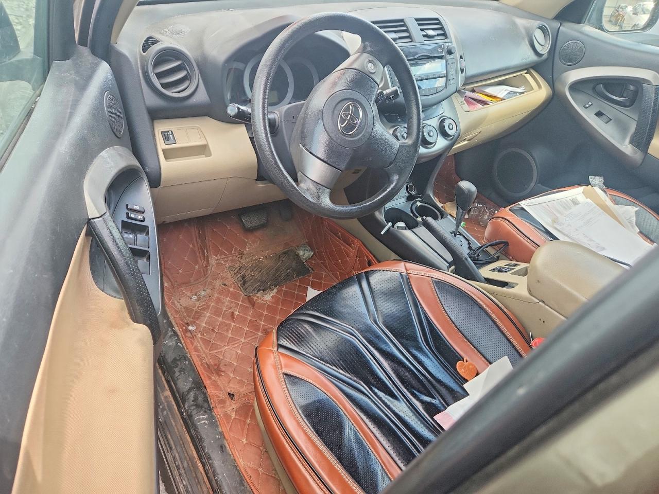 2011 TOYOTA RAV4 BASE photo 15