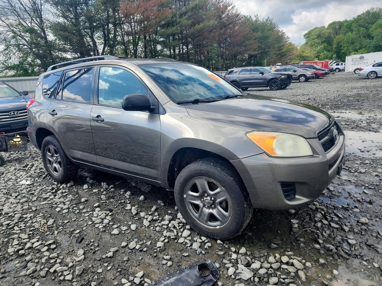 2011 TOYOTA RAV4 BASE photo 7