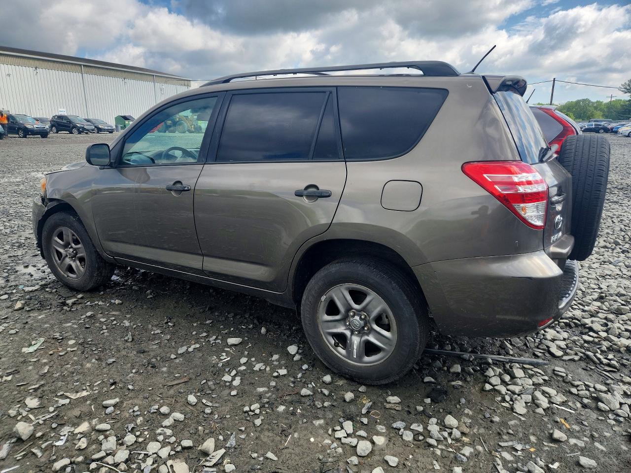 2011 TOYOTA RAV4 BASE photo 3