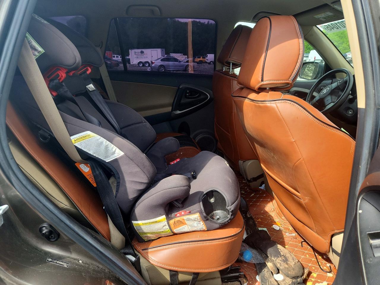 2011 TOYOTA RAV4 BASE photo 19