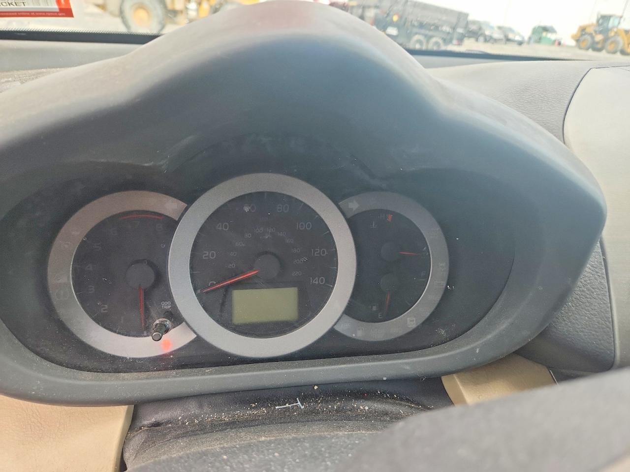 2011 TOYOTA RAV4 BASE photo 17