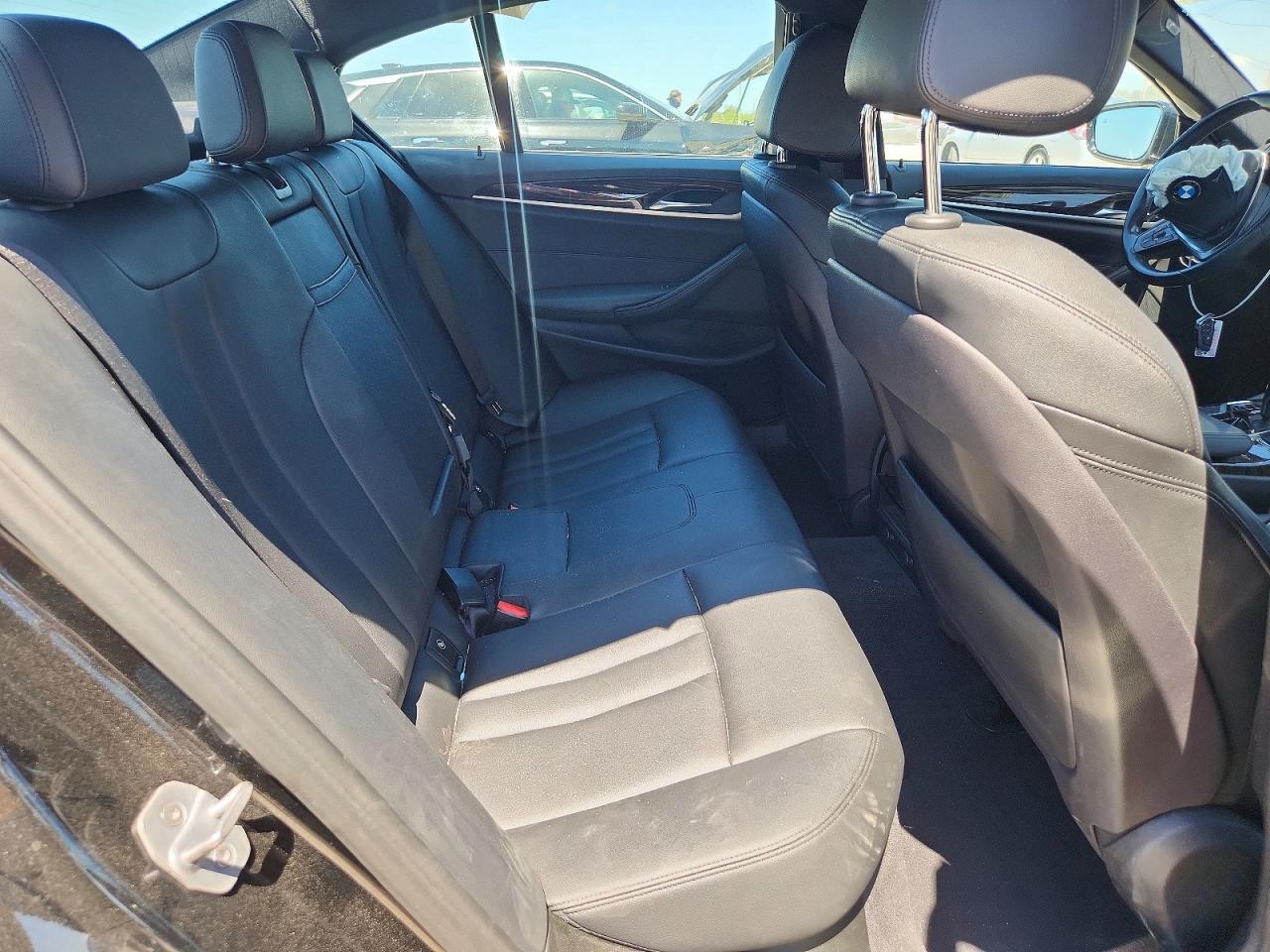 2019 BMW 530 XI photo 19