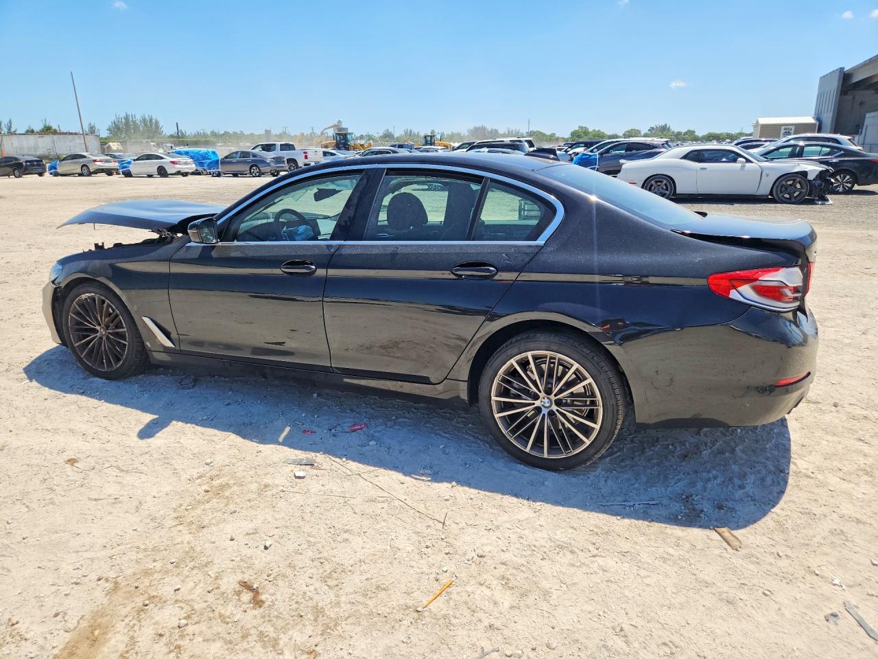 2019 BMW 530 XI photo 3
