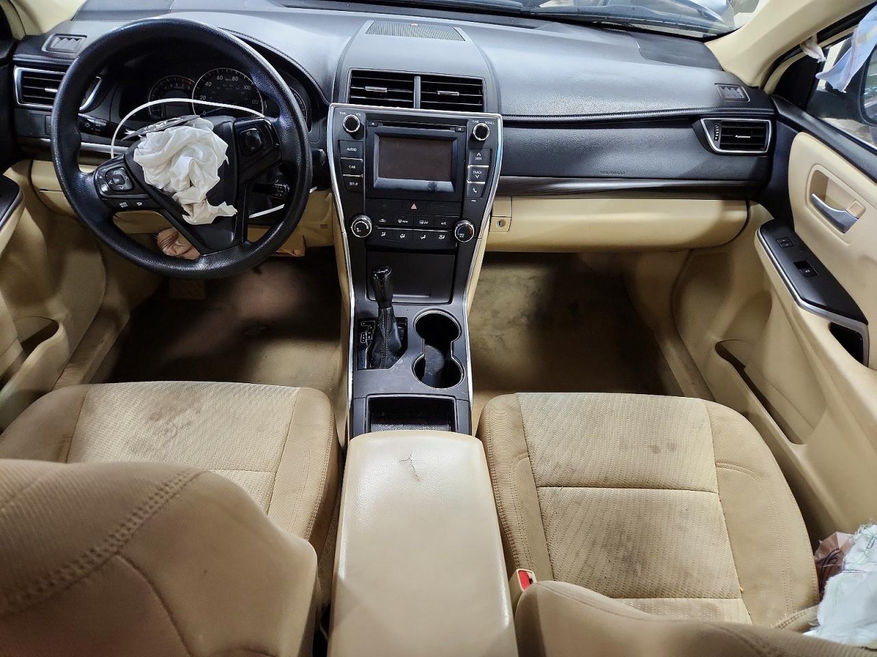 2015 TOYOTA CAMRY LE photo 22