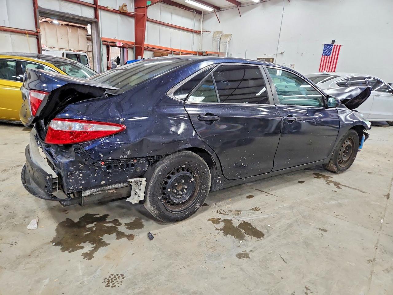 2015 TOYOTA CAMRY LE photo 7