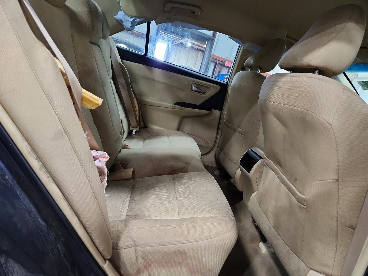 2015 TOYOTA CAMRY LE photo 28