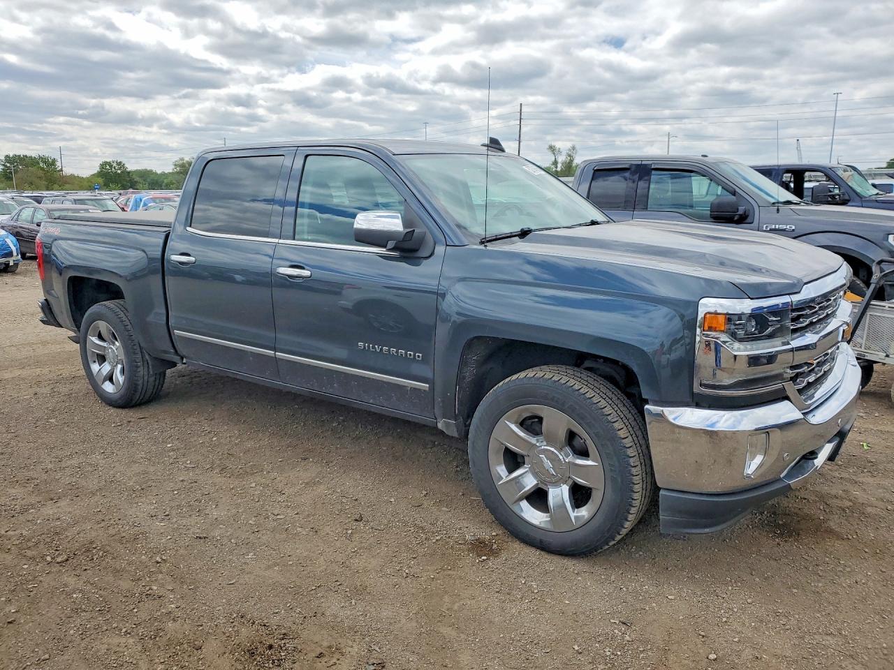 2017 CHEVROLET SILVERADO K1500 LTZ photo 10