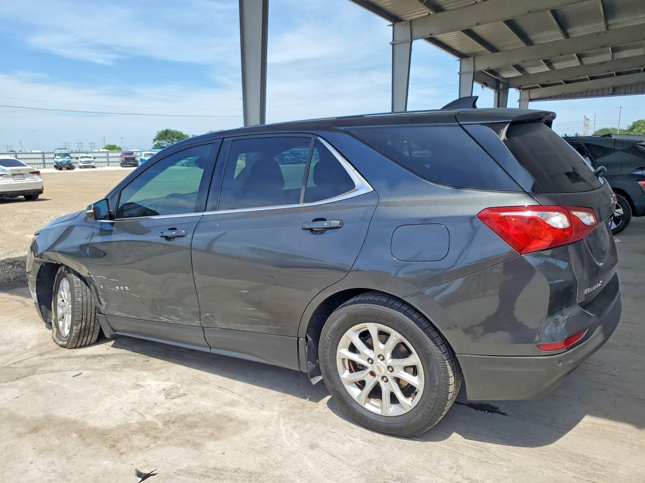 2018 CHEVROLET EQUINOX LT photo 3