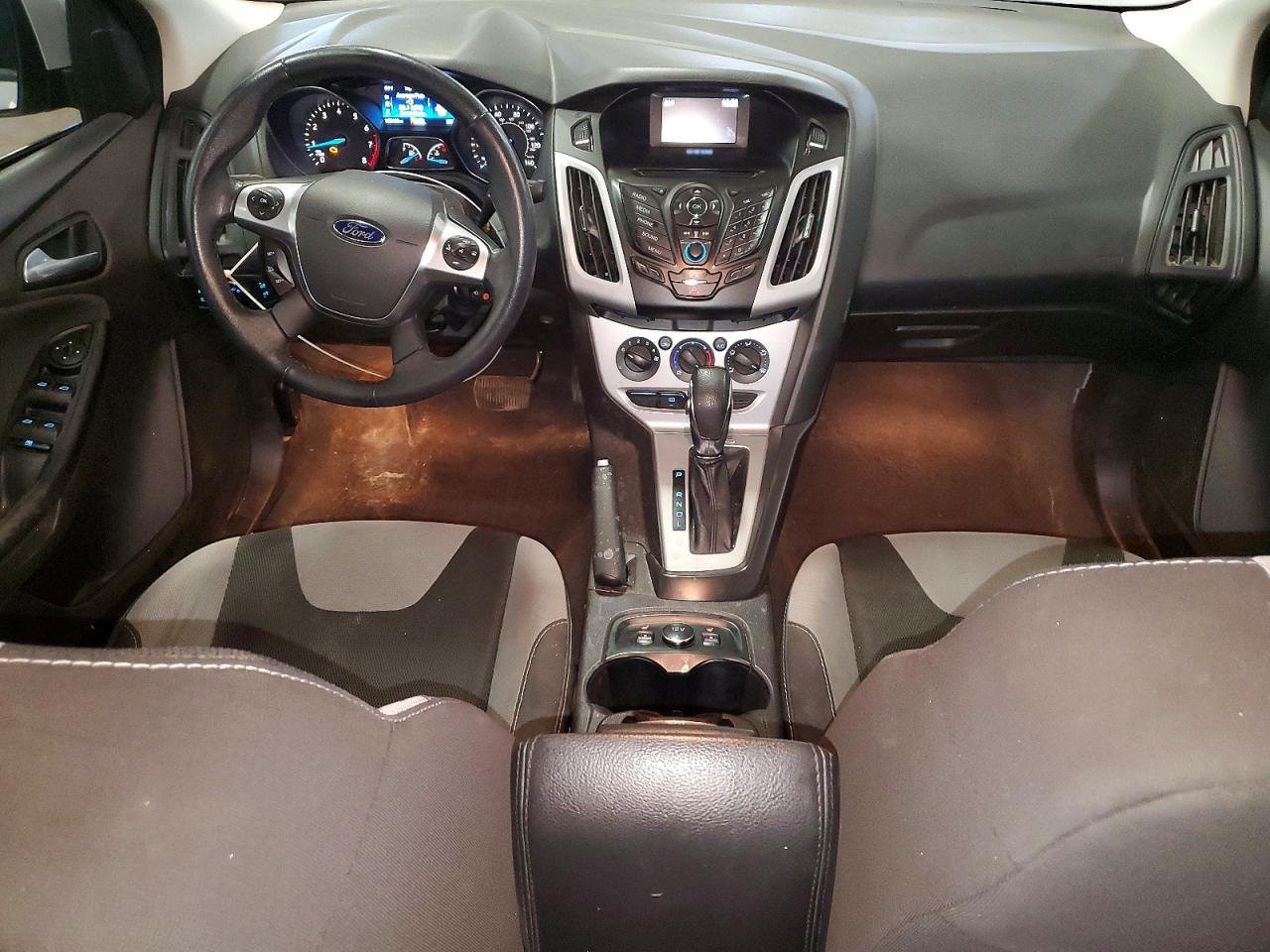 2014 FORD FOCUS SE photo 15