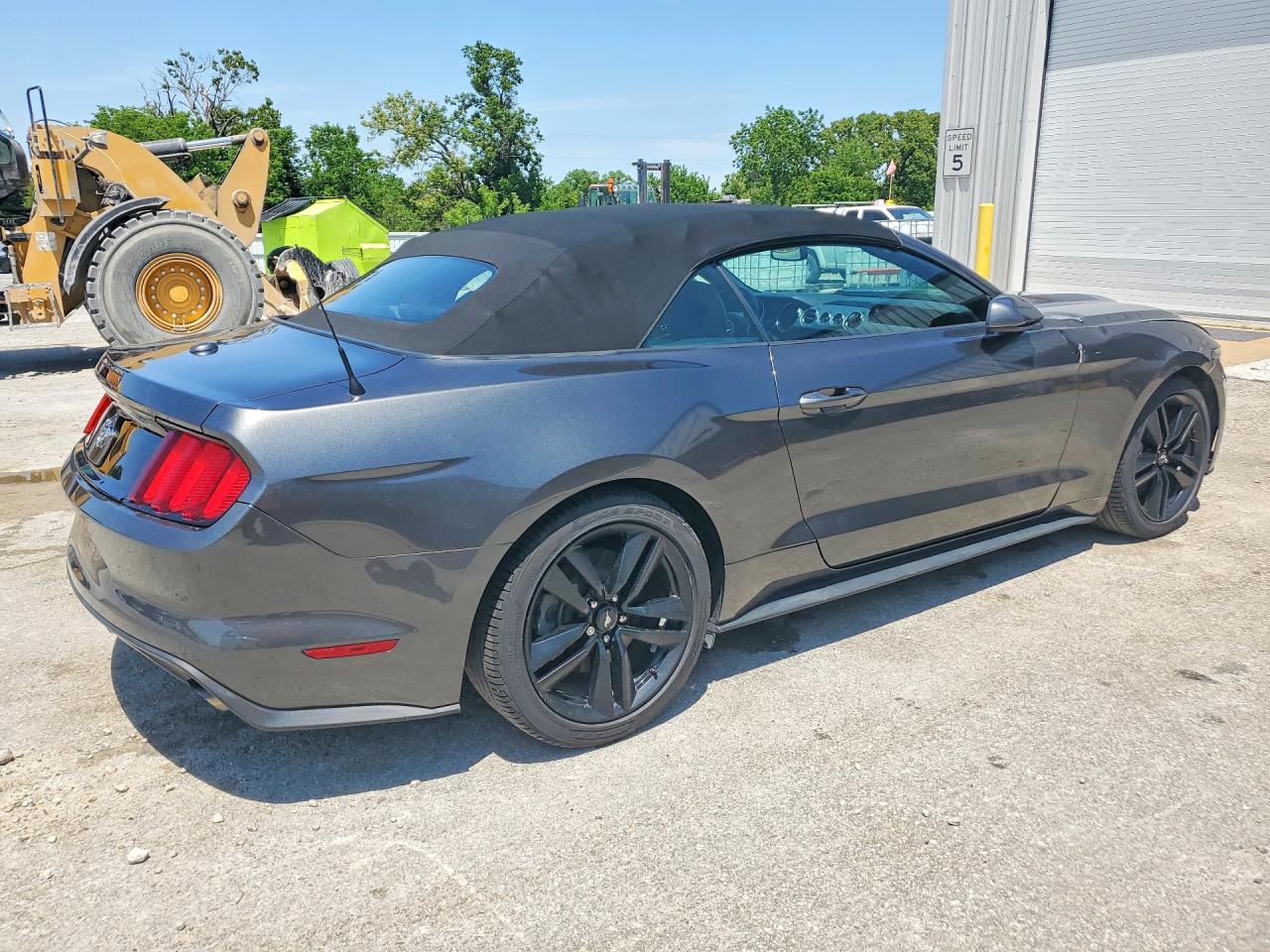 2017 FORD MUSTANG photo 7
