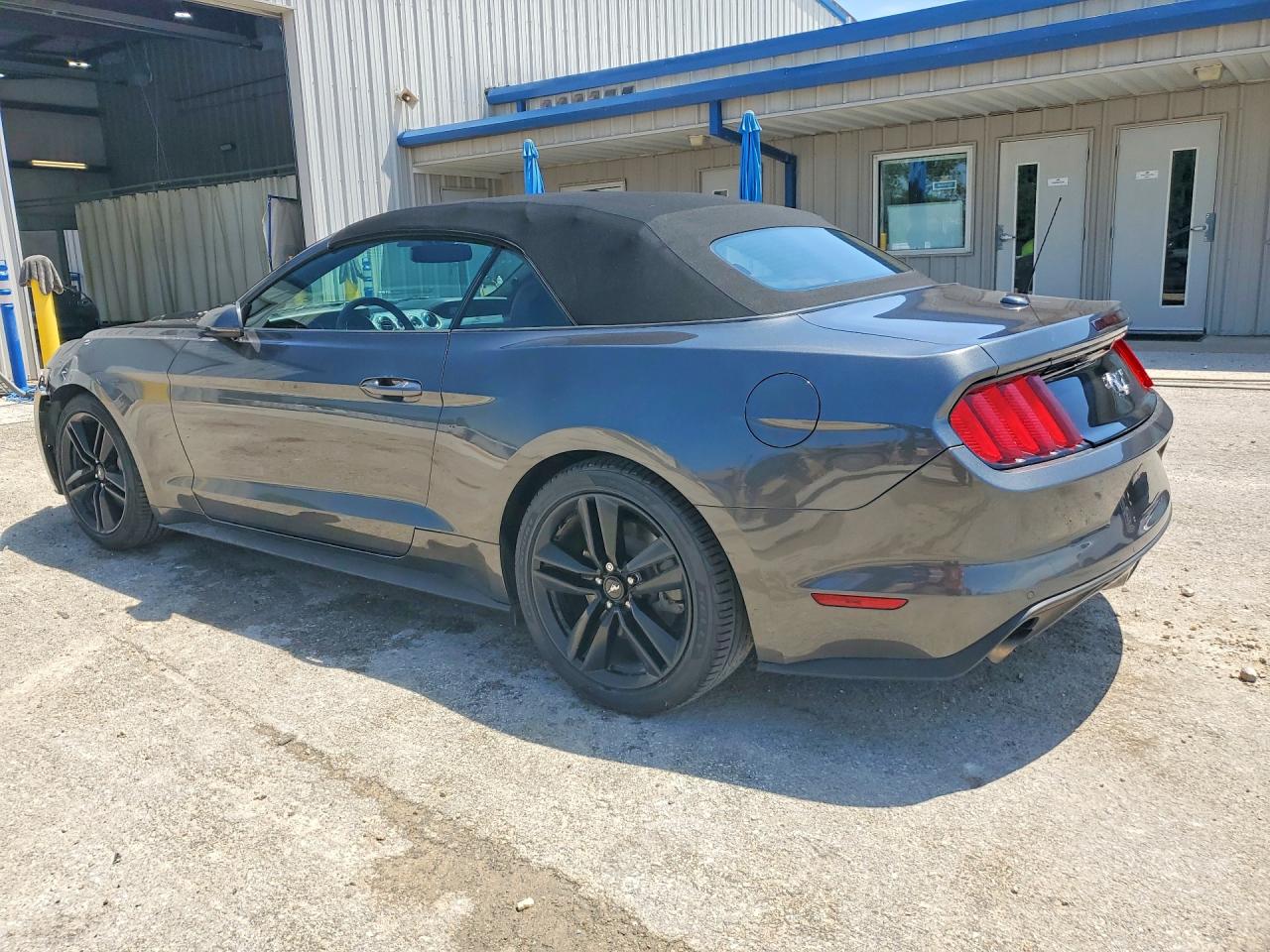 2017 FORD MUSTANG photo 4