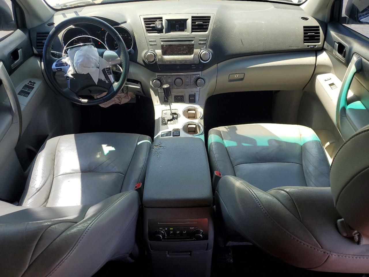 2012 TOYOTA HIGHLANDER SE photo 15