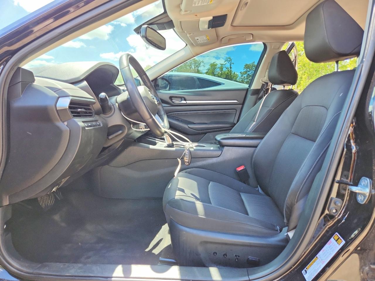 2019 NISSAN ALTIMA SV photo 19
