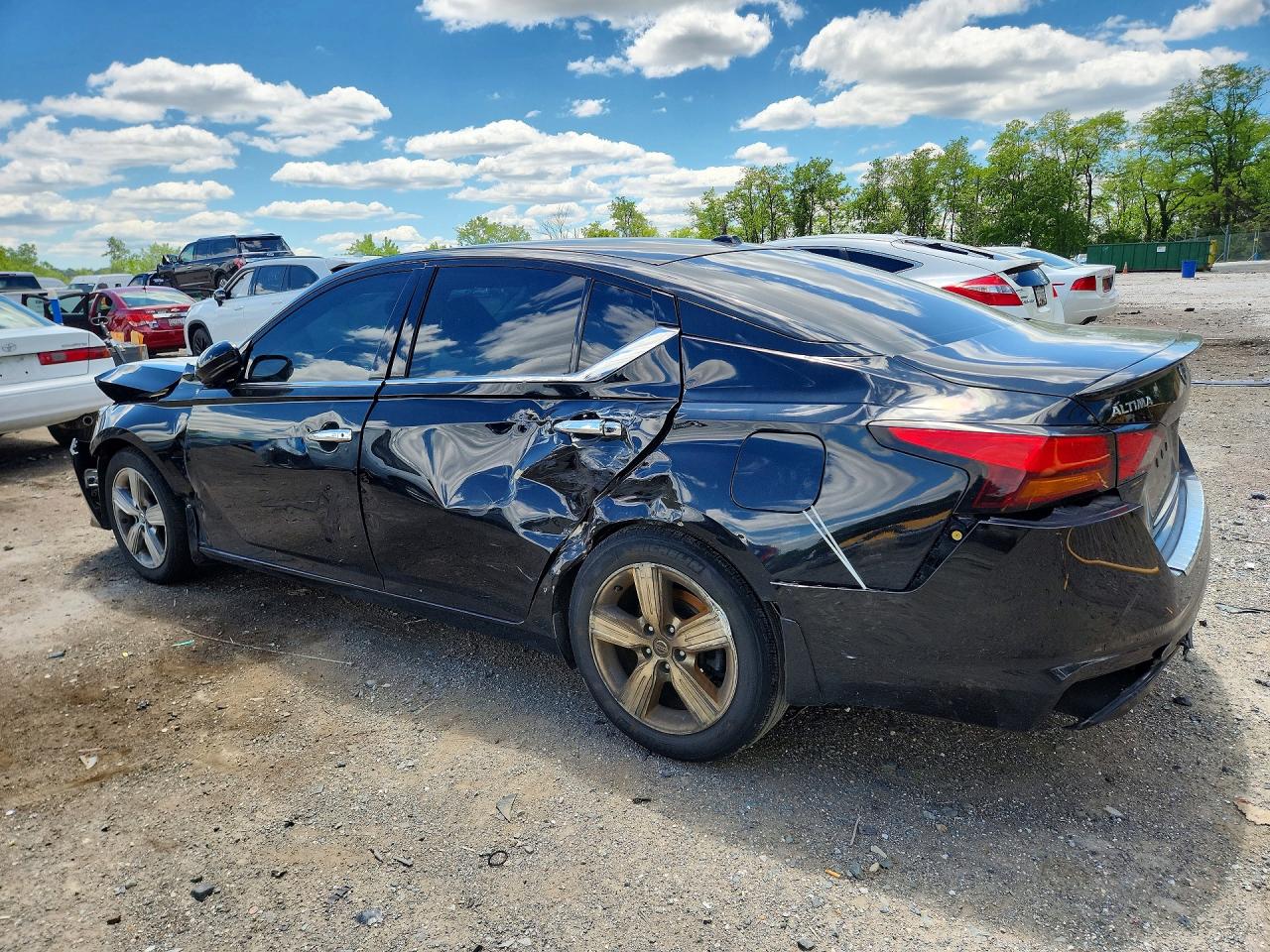 2019 NISSAN ALTIMA SV photo 4