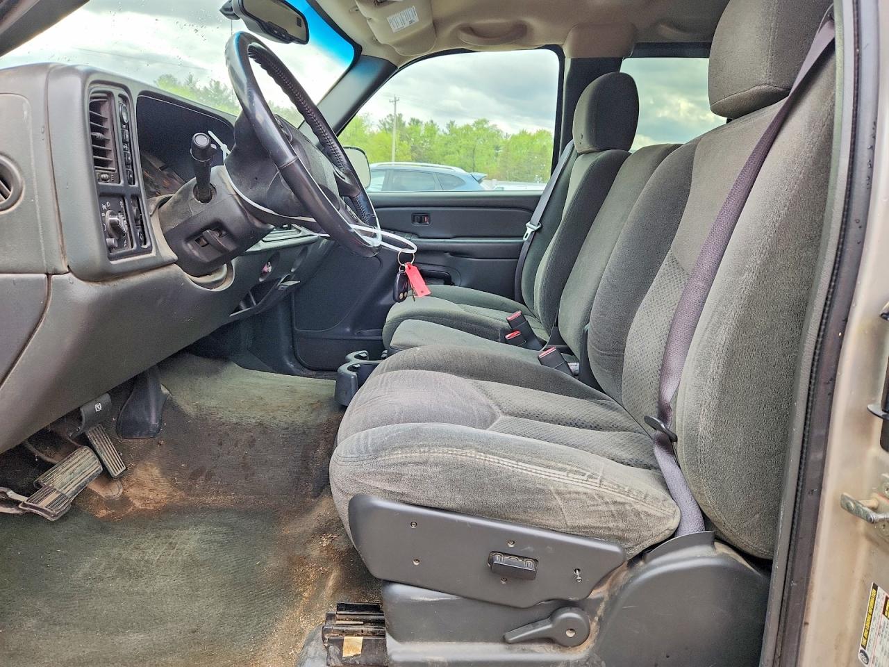 2004 CHEVROLET SILVERADO K1500 photo 7