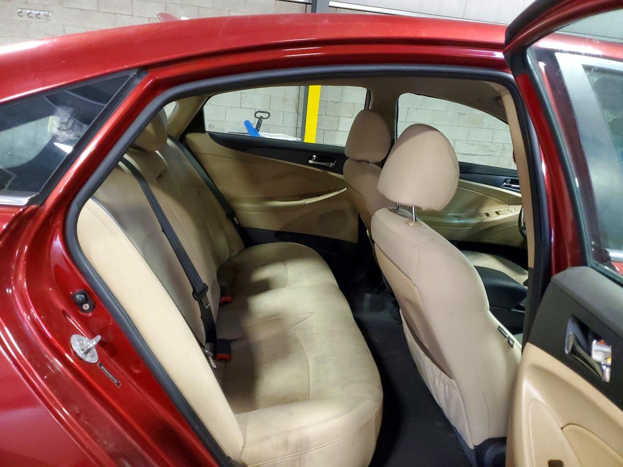 2011 HYUNDAI SONATA GLS photo 28