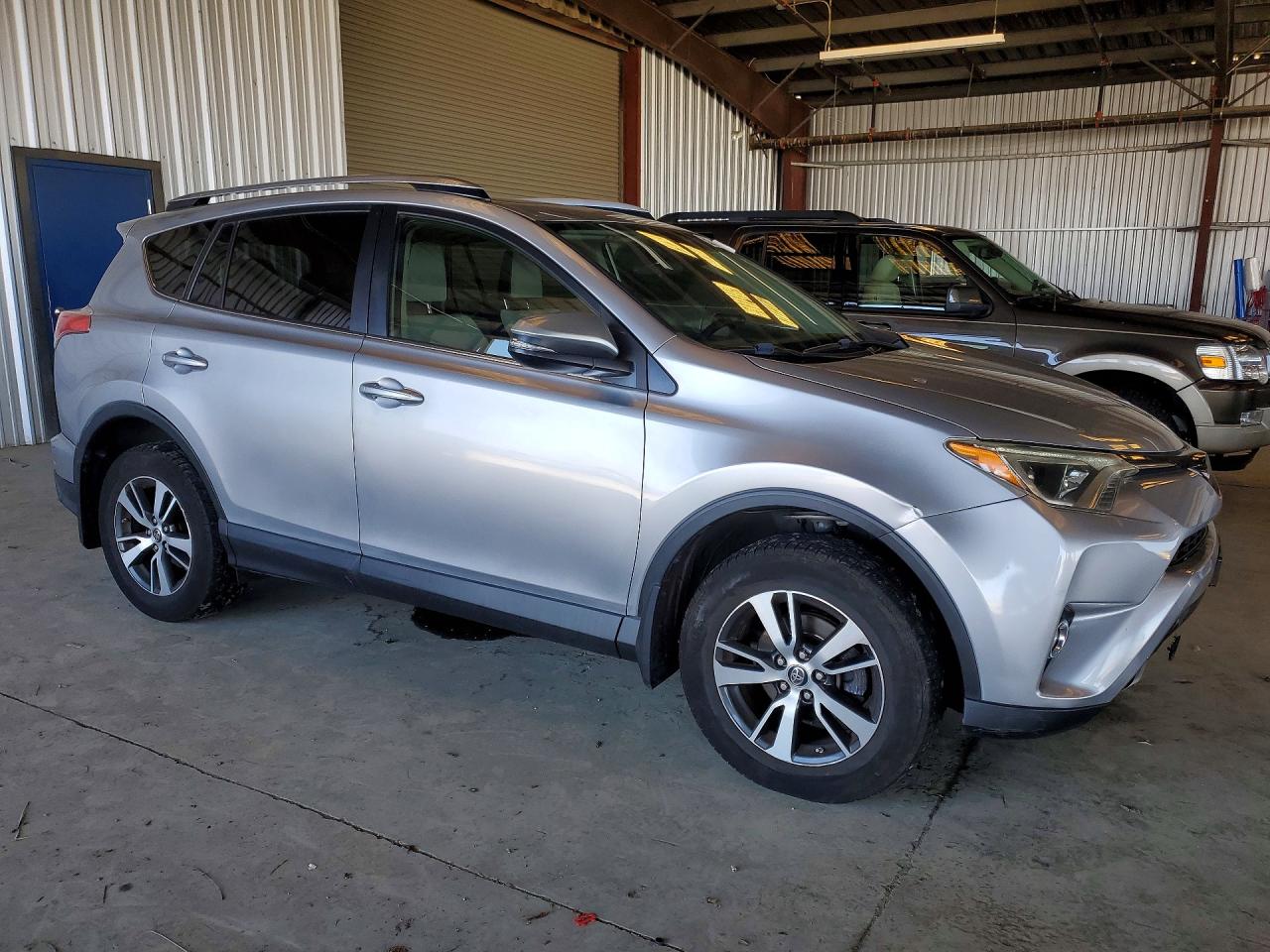 2018 TOYOTA RAV4 XLE photo 7