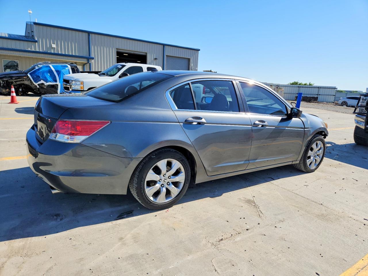 2010 HONDA ACCORD photo 5