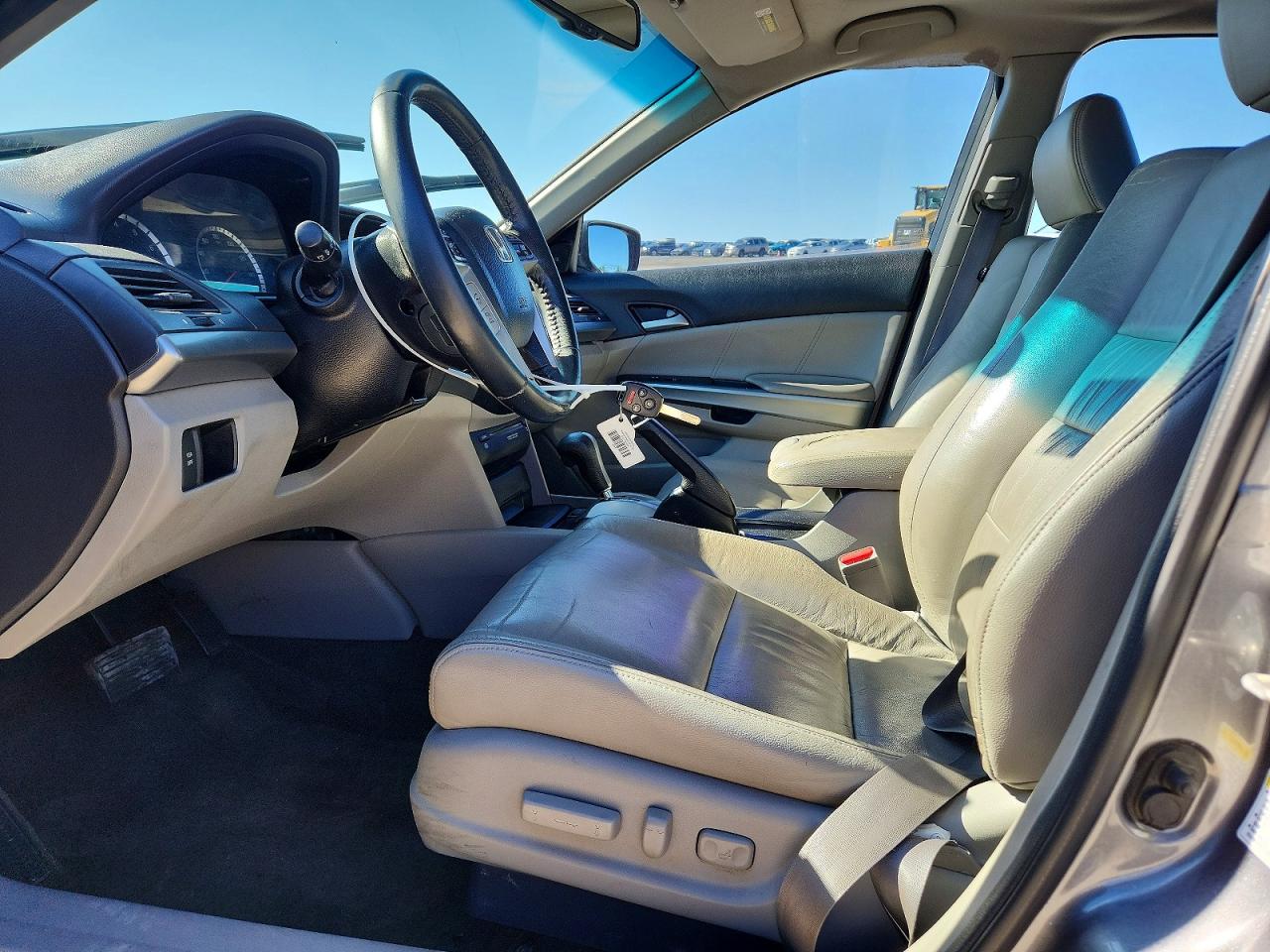 2010 HONDA ACCORD photo 13
