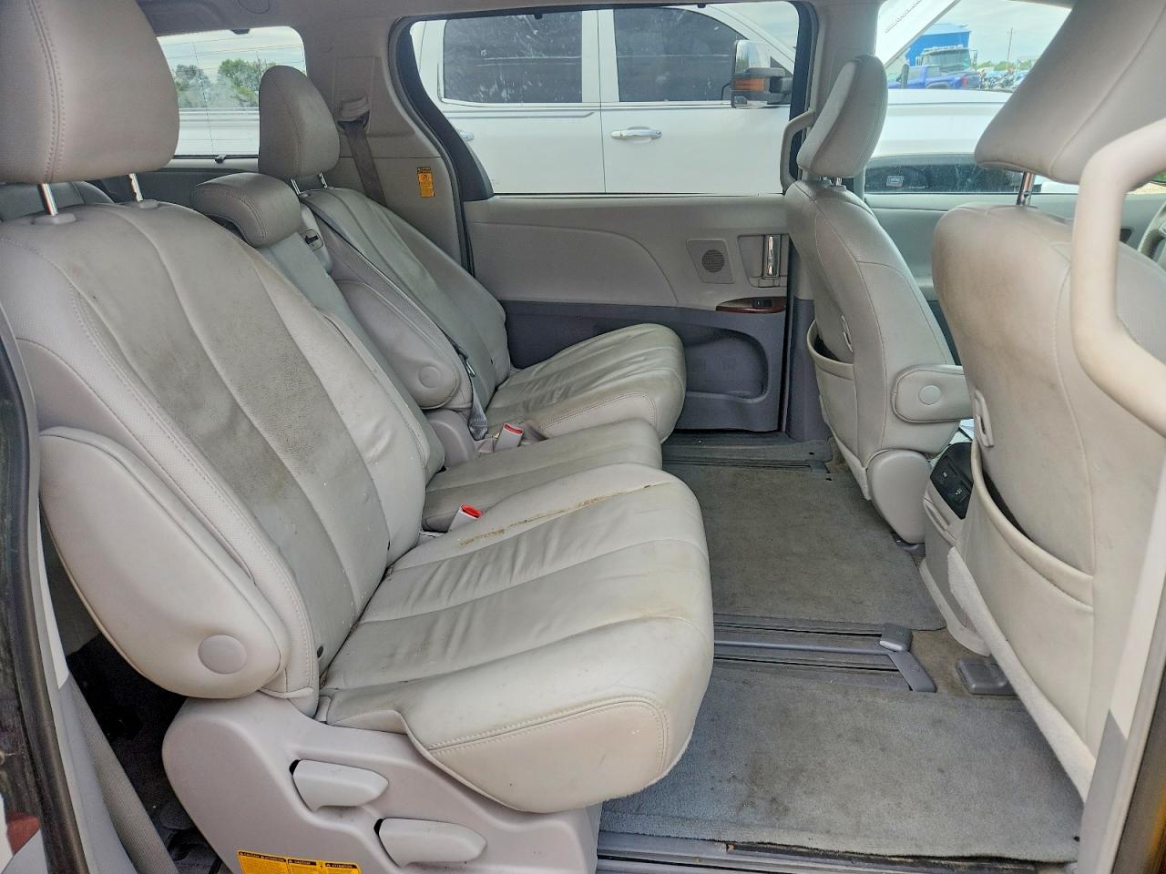 2014 TOYOTA SIENNA XLE 8-PASSENGER photo 21