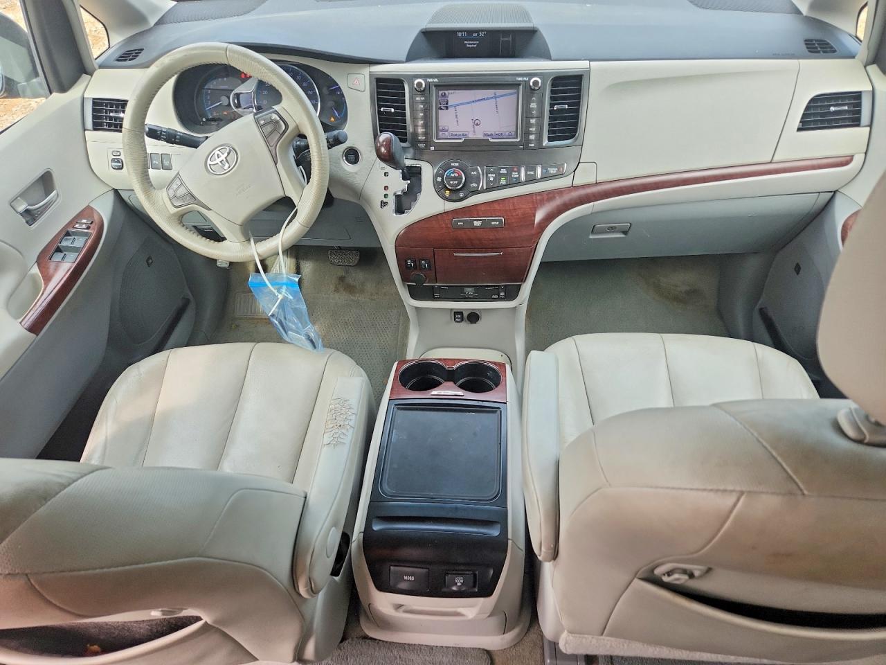 2014 TOYOTA SIENNA XLE 8-PASSENGER photo 15