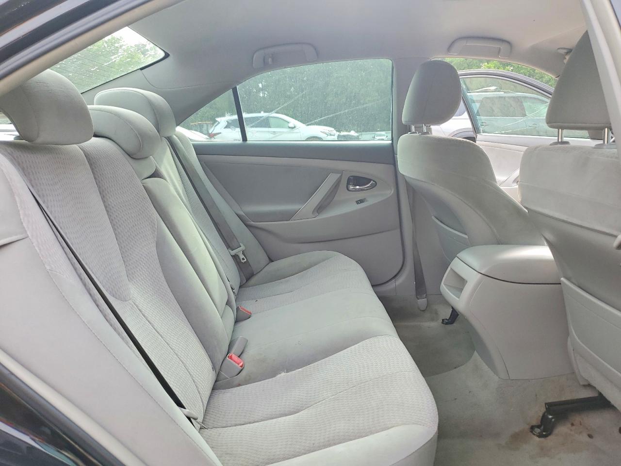 2011 TOYOTA CAMRY LE photo 19