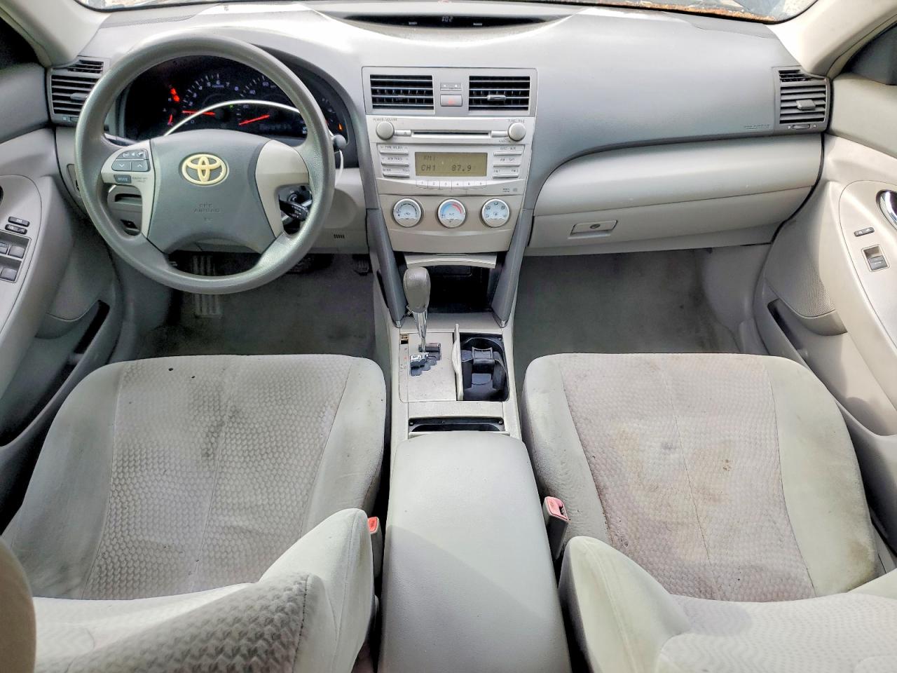 2011 TOYOTA CAMRY LE photo 15