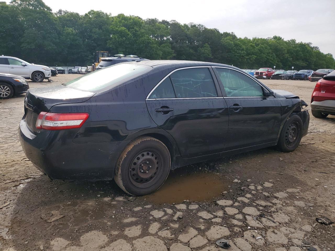 2011 TOYOTA CAMRY LE photo 5