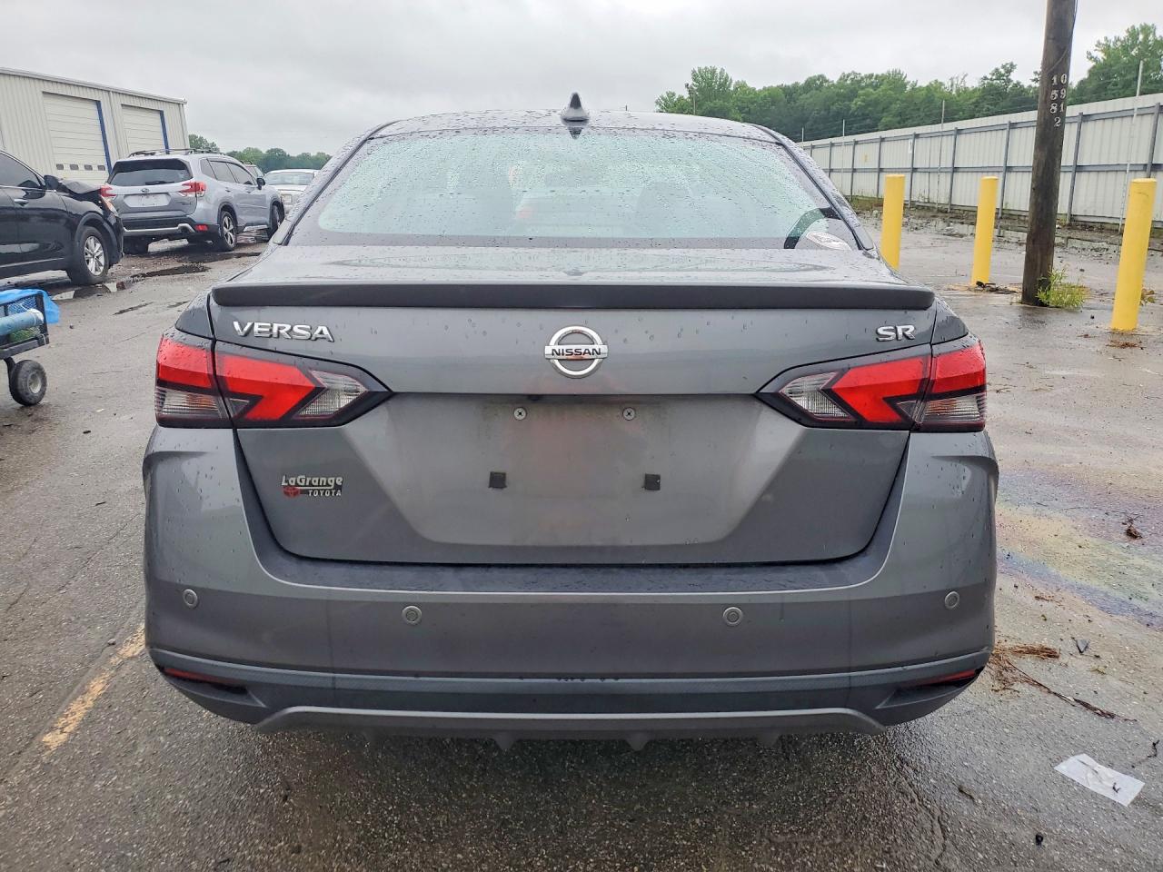 2020 NISSAN VERSA SR photo 6