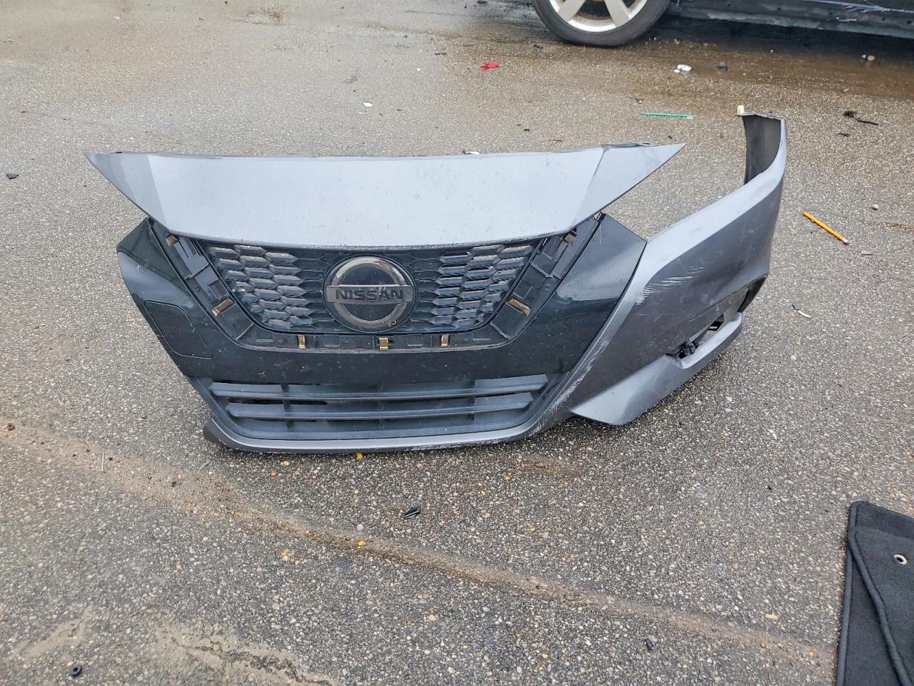 2020 NISSAN VERSA SR photo 12