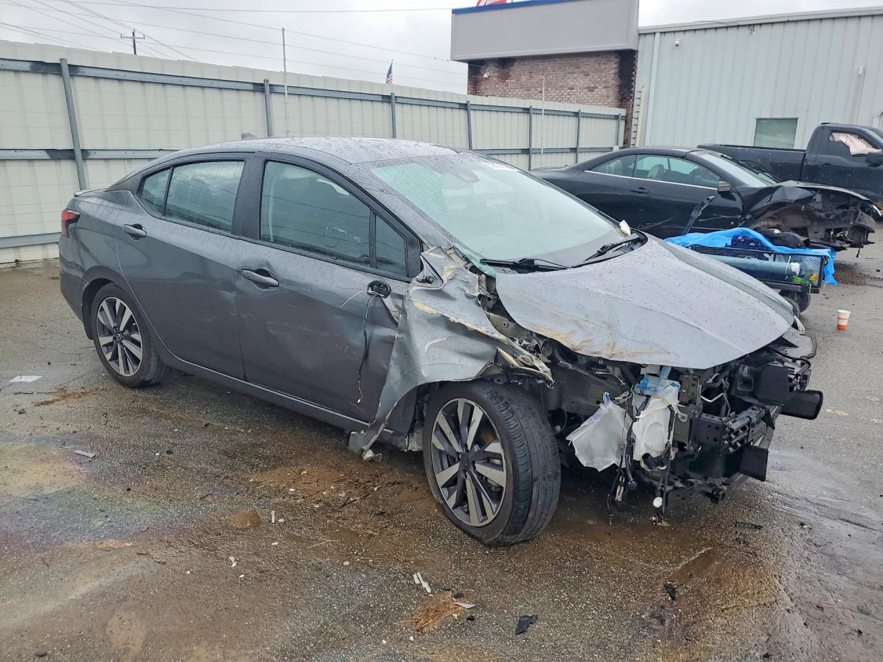 2020 NISSAN VERSA SR photo 4