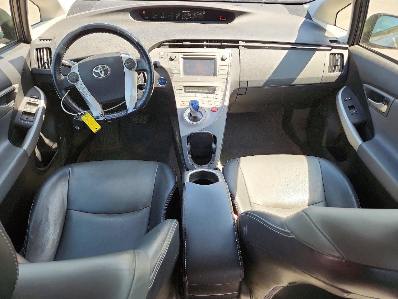 2013 TOYOTA PRIUS FOUR photo 15