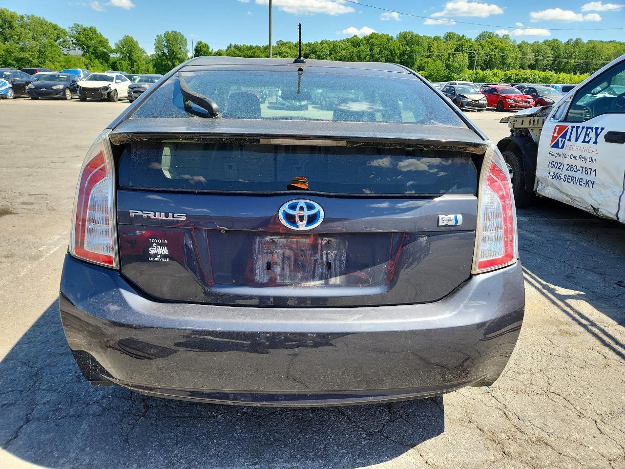 2013 TOYOTA PRIUS FOUR photo 11