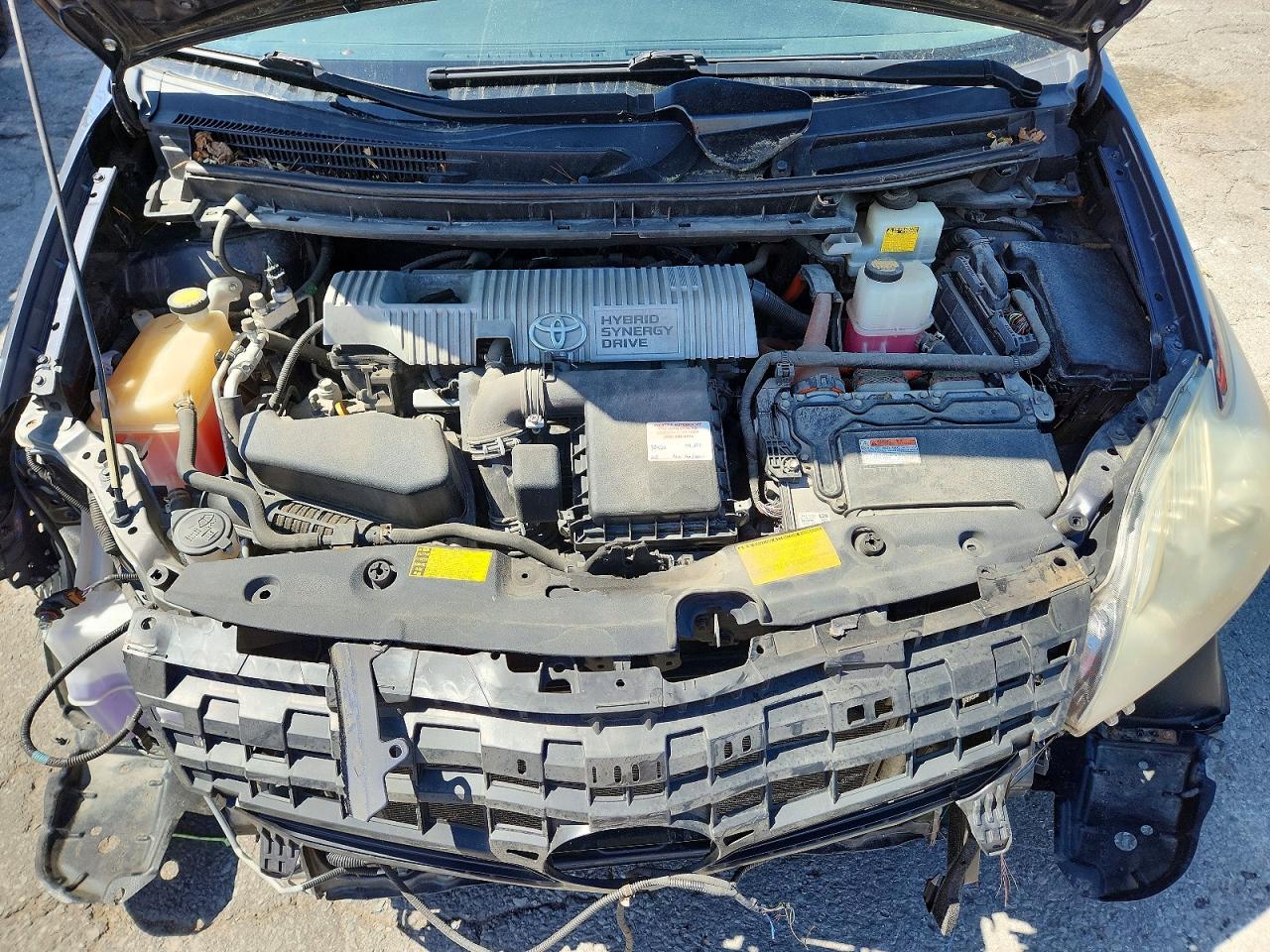 2013 TOYOTA PRIUS FOUR photo 21