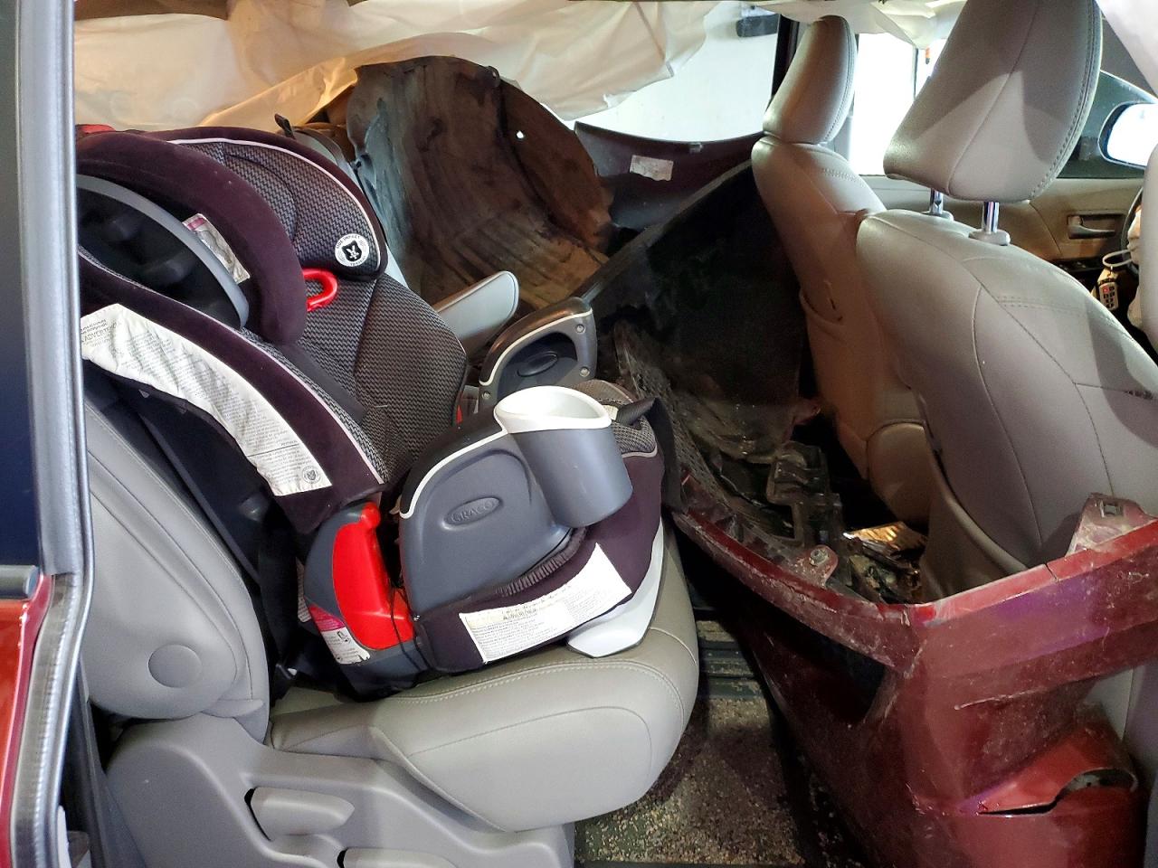 2017 TOYOTA SIENNA XLE 8-PASSENGER photo 21