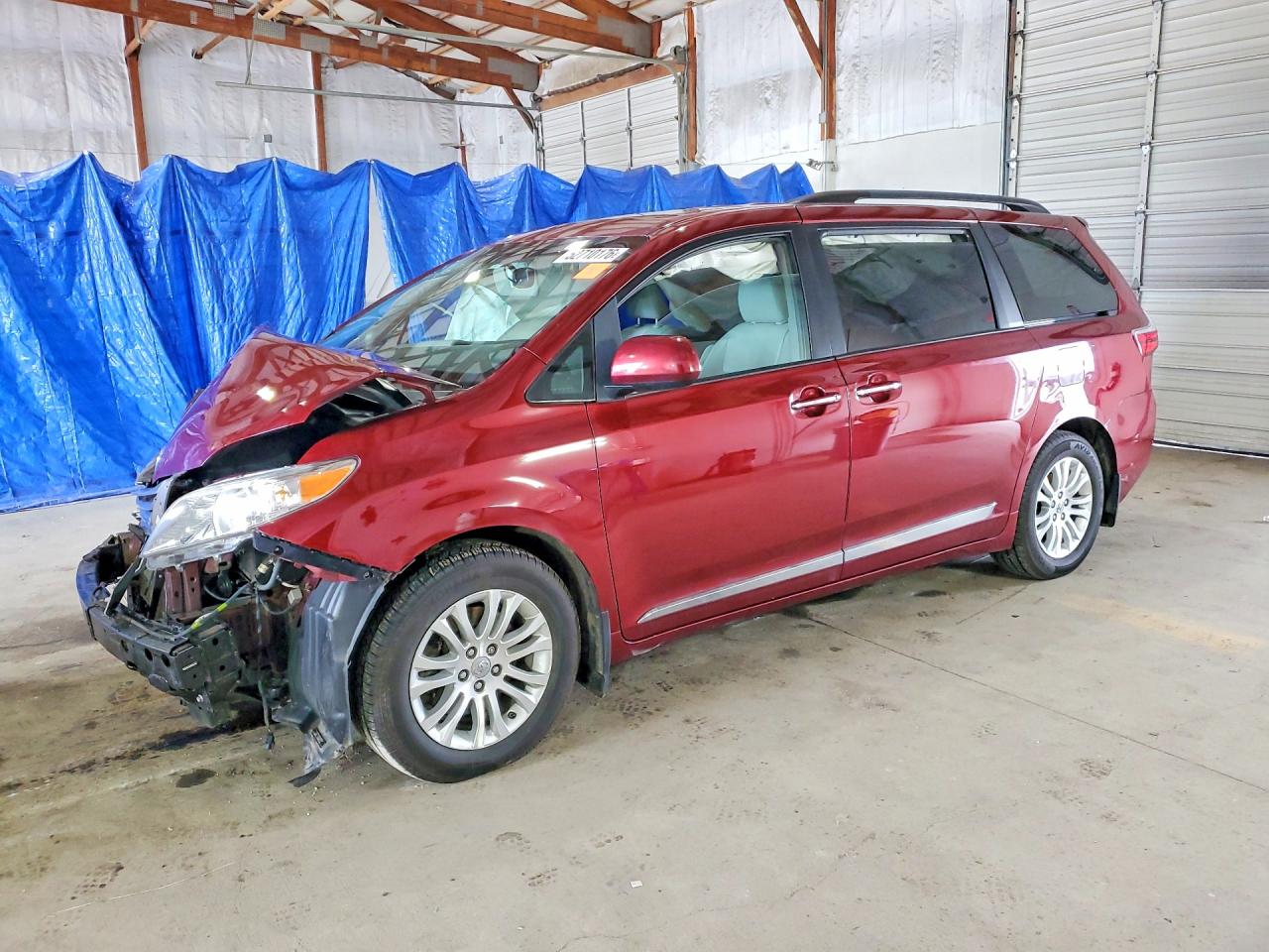2017 TOYOTA SIENNA