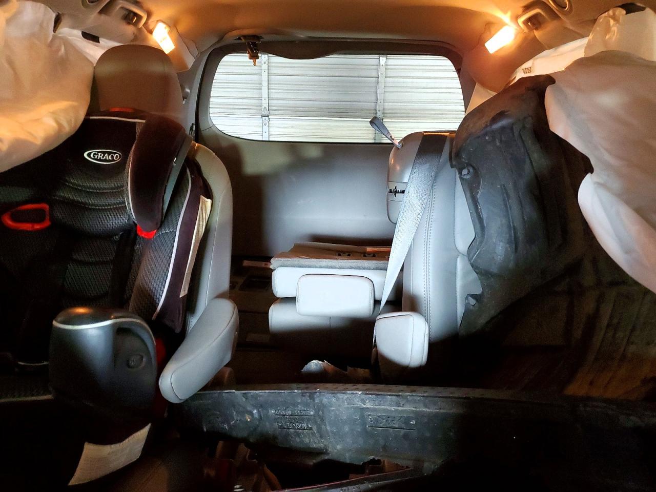 2017 TOYOTA SIENNA XLE 8-PASSENGER photo 19
