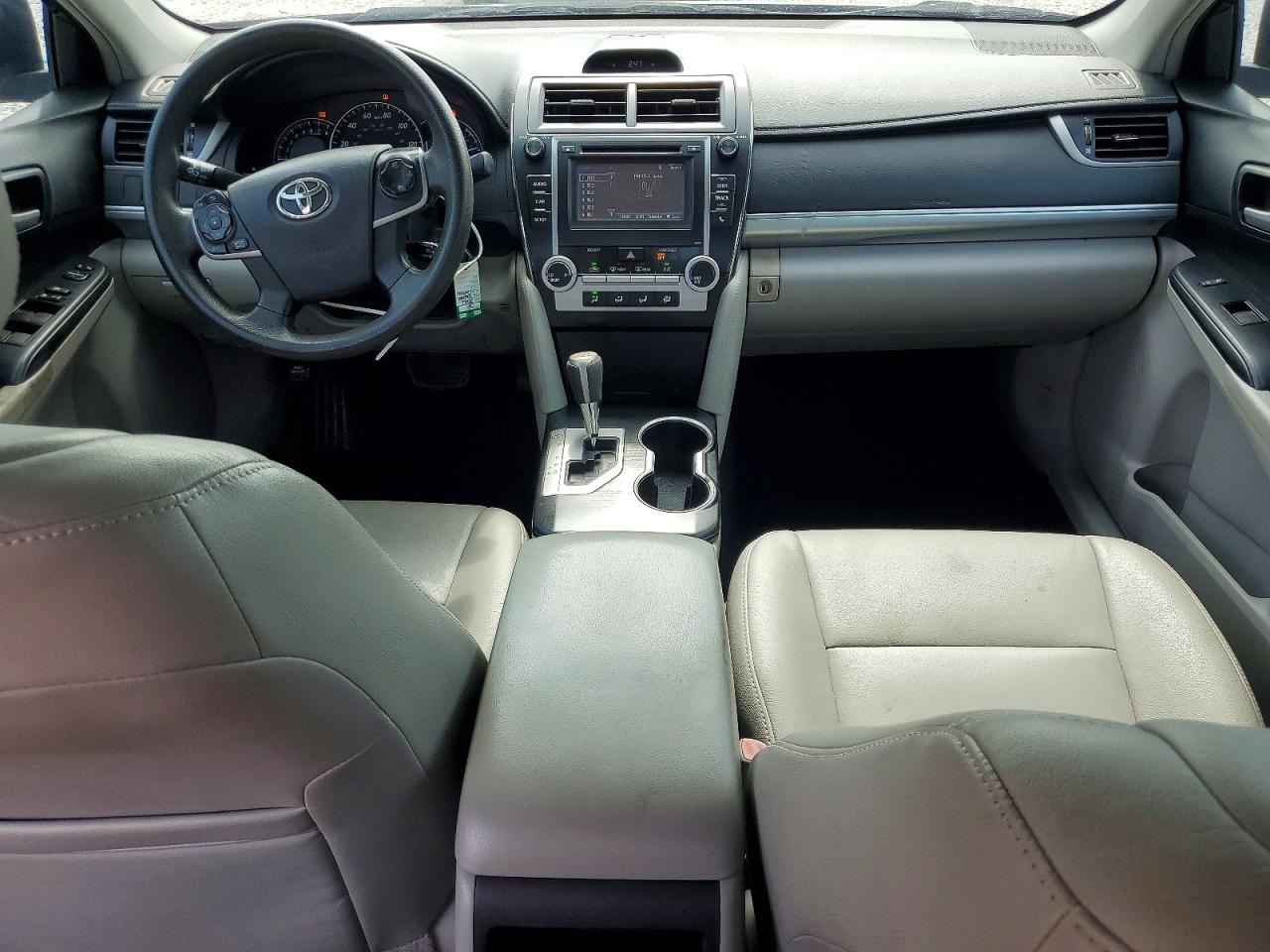 2014 TOYOTA CAMRY LE photo 15