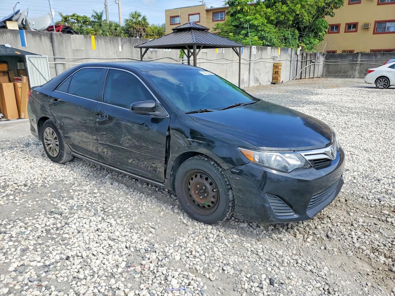 2014 TOYOTA CAMRY LE photo 7