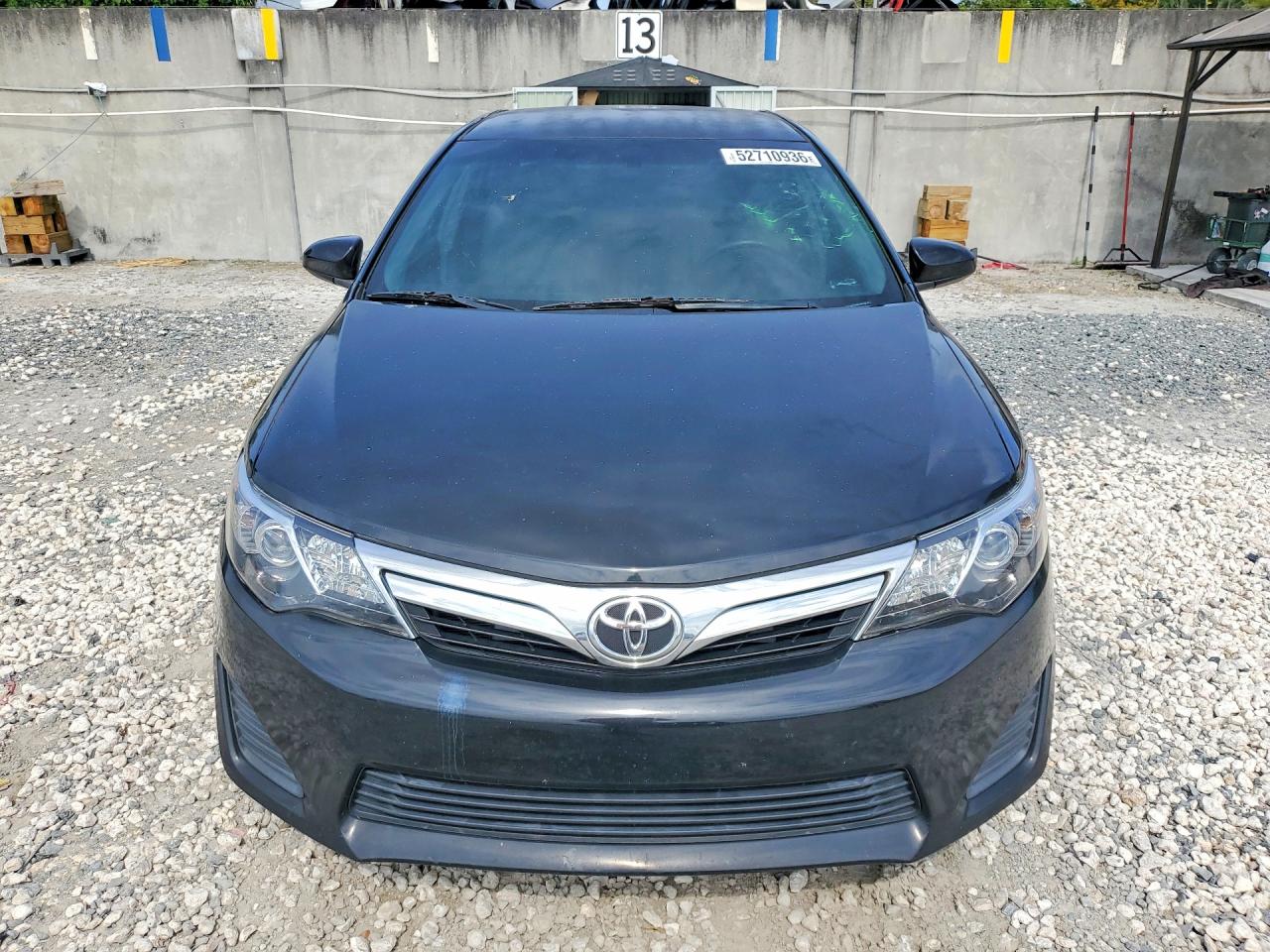 2014 TOYOTA CAMRY LE photo 9