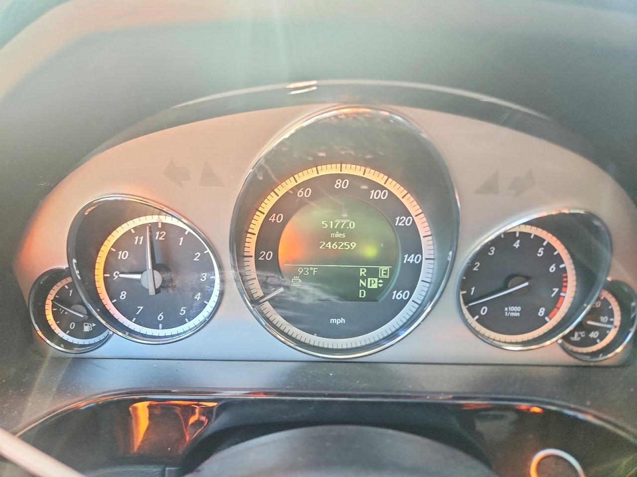 2011 MERCEDES-BENZ E 350 photo 25