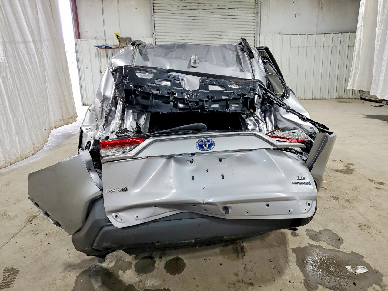 2021 TOYOTA RAV4 LE photo 16