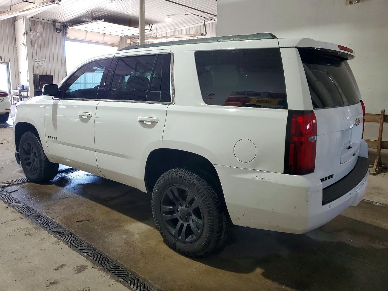 2017 CHEVROLET TAHOE K1500 LT photo 3