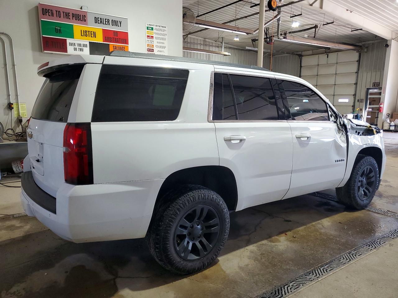 2017 CHEVROLET TAHOE K1500 LT photo 5